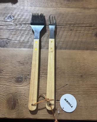 Accessori Barbecue Nuovi – Spazzola e forchettone