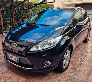 Ford Fiesta Titanium 5p 1.4 BZ/gpl