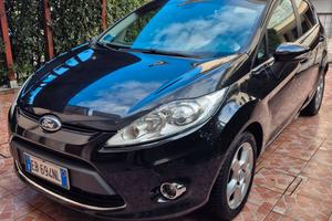 Ford Fiesta Titanium 5p 1.4 BZ/gpl