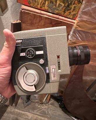 Cinepresa vintage Crown 8mm custodia originale