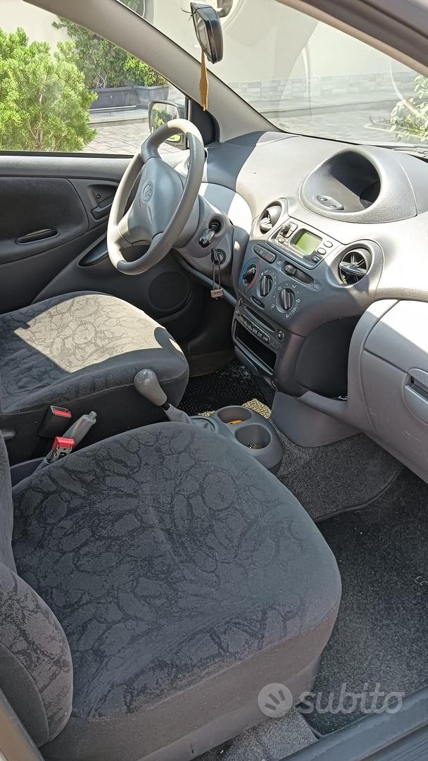 Toyota Yaris 2002 photo 4