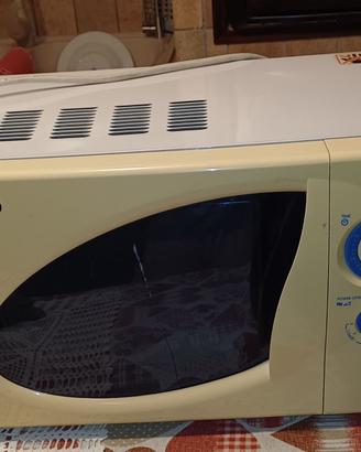Forno A microonde DeLonghi MW450 Combinato