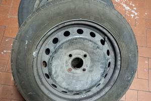 185 65 R15  - 8 pneumatici con cerchi in ferro