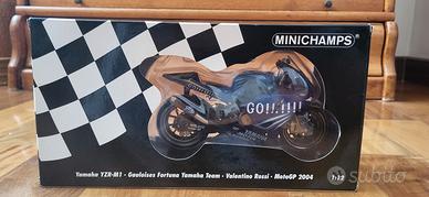 Yamaha M1 V.Rossi 2004 minichamps 1 12