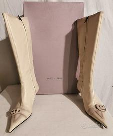 paia stivali da donna bianchi, neri, marrone