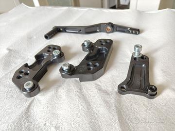 Arretratori pedane per Yamaha MT10
