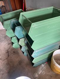 Contenitori a bocca di lupo