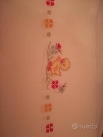 Lenzuolino culla in lino ricamato a mano punto cro