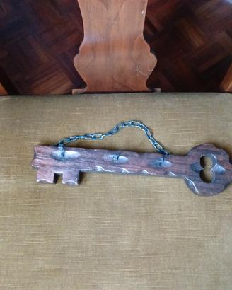 Chiave gigante legno artigianale appendichiavi