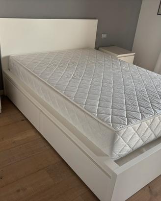Letto IKEA 140x200 cm + 2 cassettiere + materasso