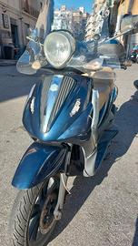Piaggio Beverly 250