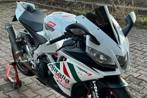 Aprilia RSV4 R