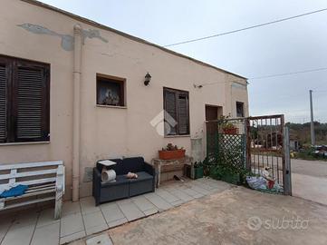 PORZIONE DI BIFAMILIARE A POLIGNANO A MARE