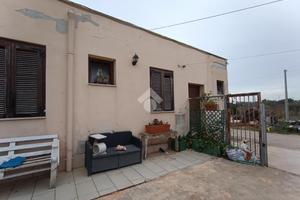 PORZIONE DI BIFAMILIARE A POLIGNANO A MARE