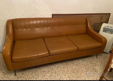 Vintage divano letto e due poltrone