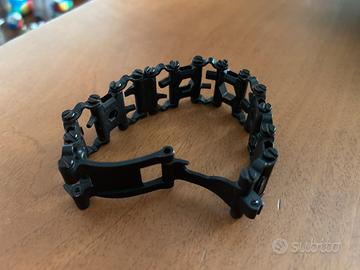 Bracciale con attrezzi