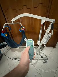 Sollevatore elettrico per disabili/anziani