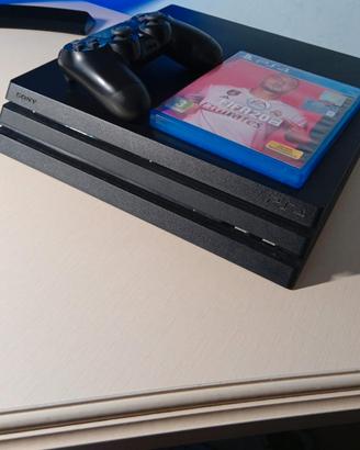 PlayStation 4 PRO 1T+ 1 gioco Fifa 20