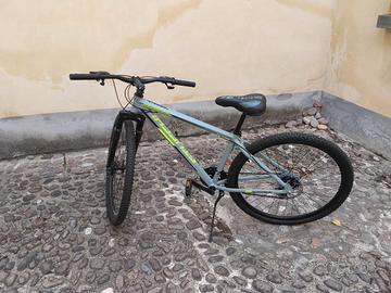 bicicletta NUOVA