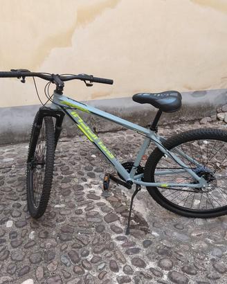 bicicletta NUOVA