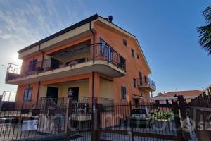 Villetta bifamiliare con giardino a Solicchiata