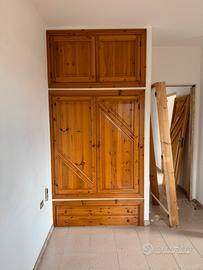 Sportelli e cassetti in vero pino massiccio