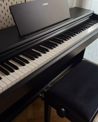 Pianoforte yamaha arius YDP-145