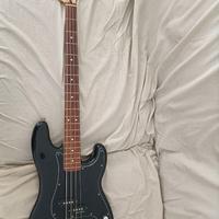 Basso elettrico Fender Precision