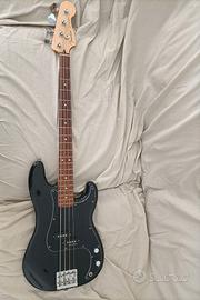 Basso elettrico Fender Precision