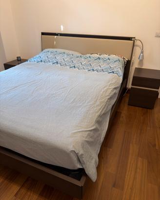 Letto con testiera