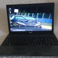 NOTEBOOK ACER DA 15.6 POLLICI CON BATTERIA NUOVA.