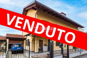 VILLA LIBERA SU TRE LATI CON CORTILE PRIVATO!