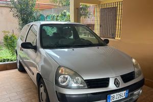 Renault Clio 1.2, storia fairaway, 3 porte. 2006.