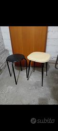 Due sgabelli totale 10 euro vicino PORTA SAN DONAT