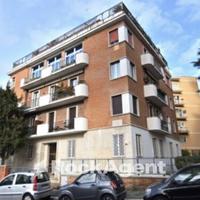 VIALE DELLE MEDAGLIE D'ORO APPARTAMENTO RISTRUTTUR