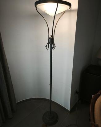 Piantana - luce a terra 