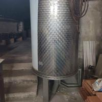contenitore in acciaio inox per vino