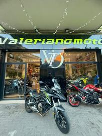 Qj motor 700 srt del 2024 con 6000km VALERIANOMOTO