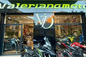 Qj motor 700 srt del 2024 con 6000km VALERIANOMOTO