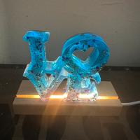Scritta Love in resina con base led