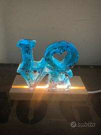 Scritta Love in resina con base led