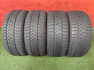 215 45 17 Gomme Invernali 95% Pirelli 215 45R17