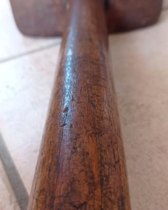 Mazzuolo di legno antico 