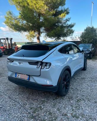 Ford Mustang Mach-E Elettrico Standard 269CV sinis