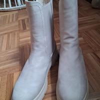 Anfibi scamosciati Bata 