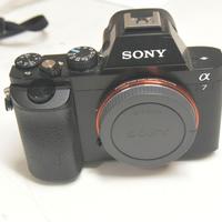 SONy R7  solo corpo