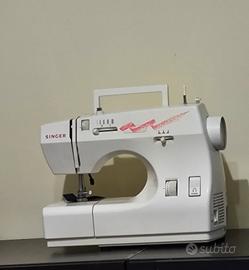 macchia di cucire funzionante ma manca pedale 