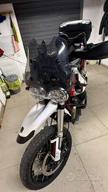 Moto Guzzi V85tt come nuova