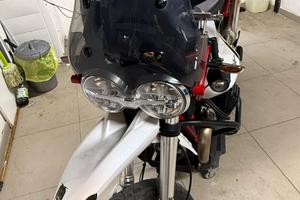 Moto Guzzi V85tt come nuova