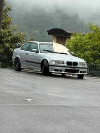 Bmw 318 is coupe